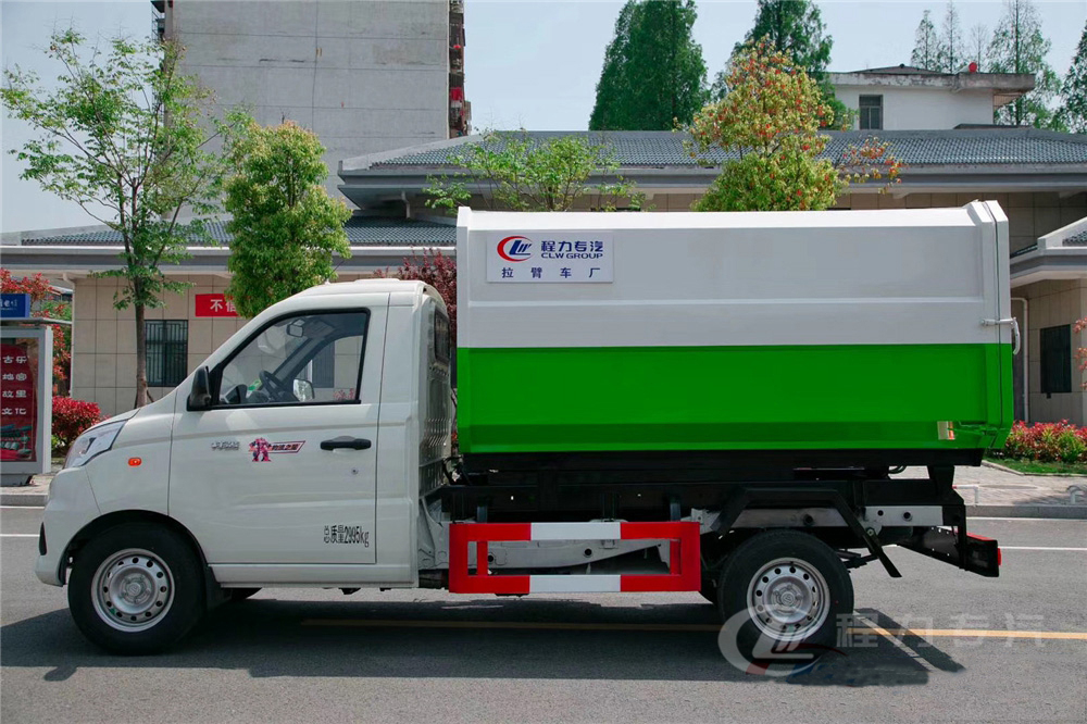 國(guó)六3方 藍(lán)牌長(zhǎng)安 掛桶垃圾車(chē)