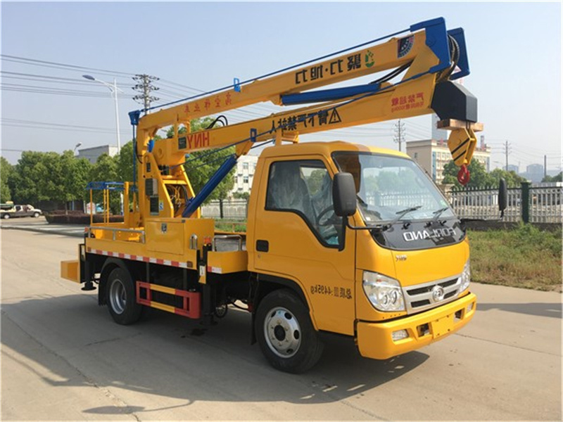 國六福瑞卡 13.5米折臂高空作業(yè)車